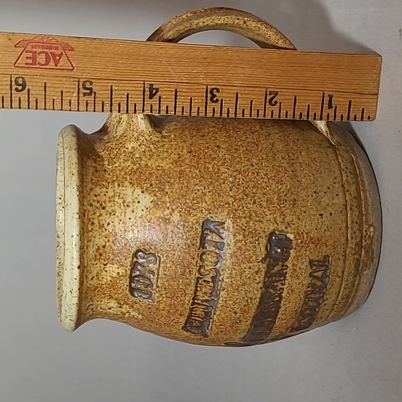 1978 Minnesota Renaissance Festival Pottery Mug Castle Design - Picture 6 of 7